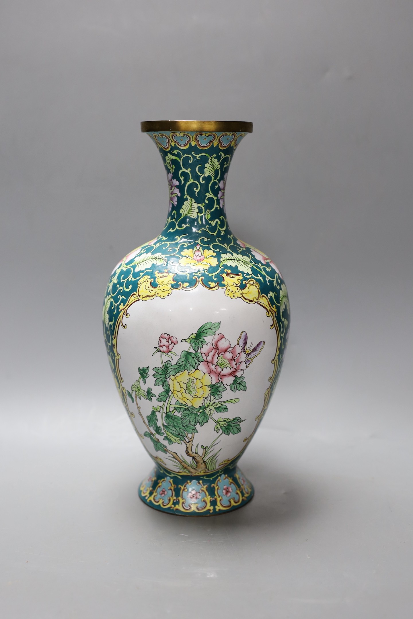 A Chinese Guangzhou enamel vase, 32cm